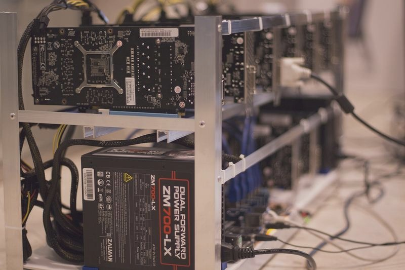 Jak kopać kryptowaluty na telefonie? Opłacalność i ryzyko